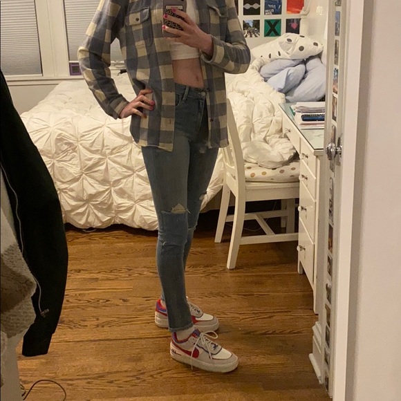 HIGH RISE LEVI PATCH JEANS - Picture 5 of 7